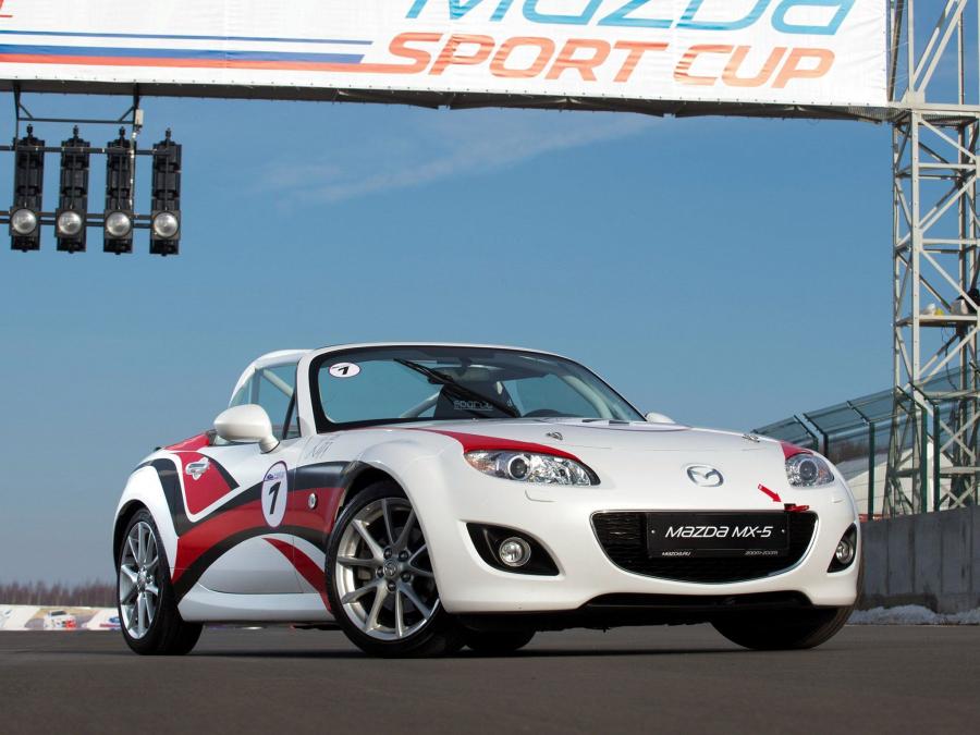  Mazda MX-5 GT Race Car 2011 года  (фото 13 из 27)